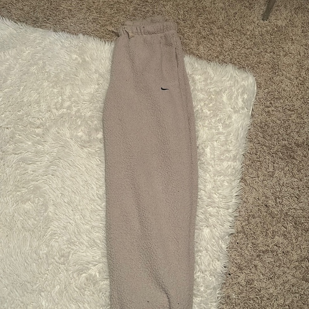 Beige nike comfy pj’s!
